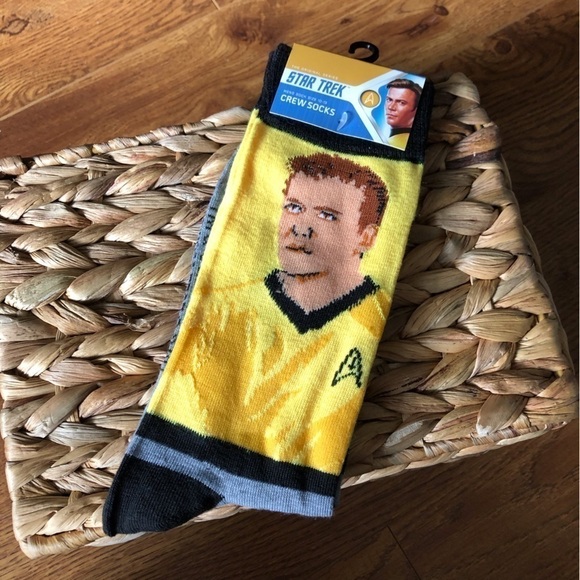Star Trek: Captain James T. Kirk Men’s Crew Socks size 10-13 - Picture 1 of 2